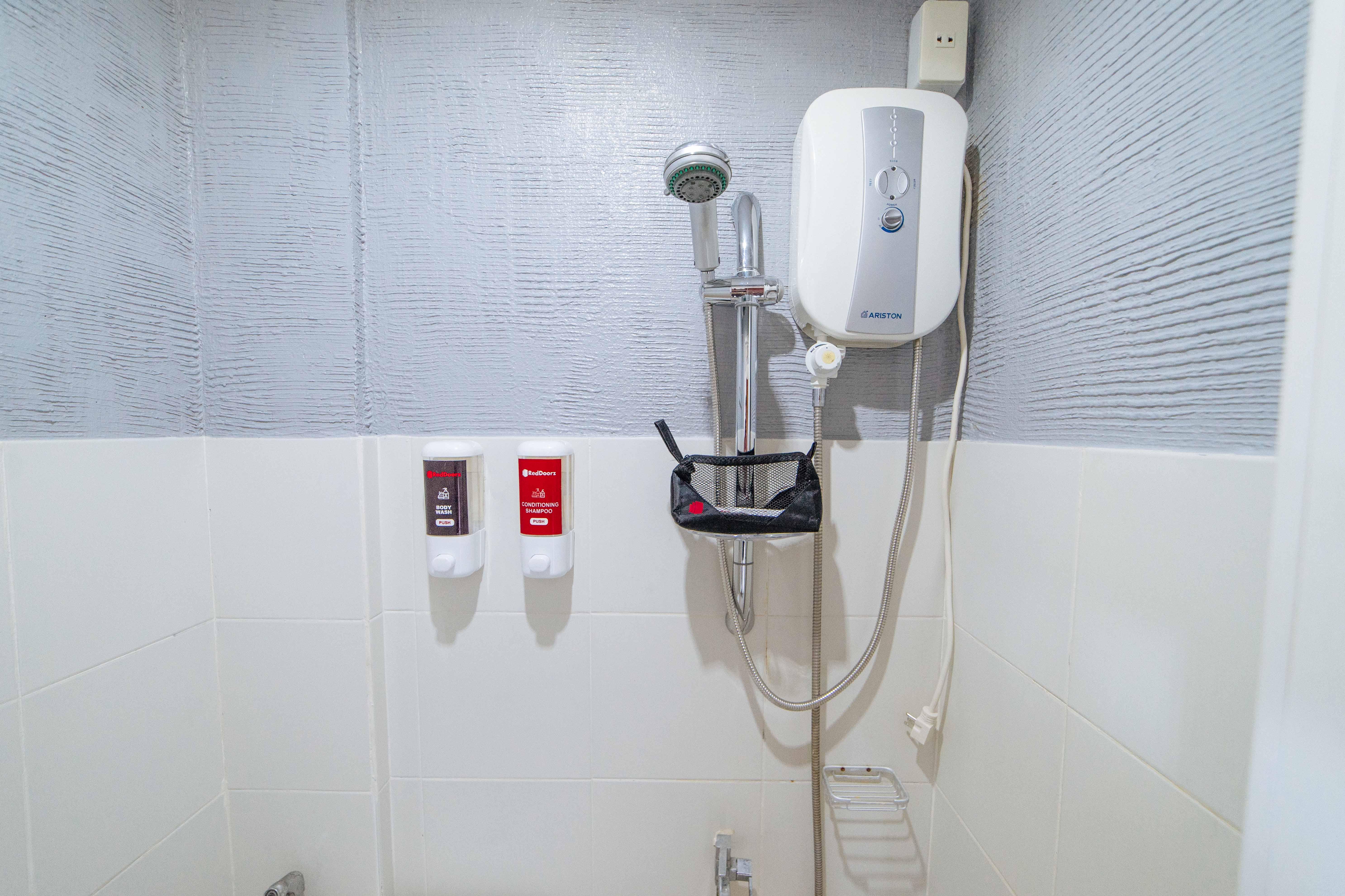 Reddoorz Plus @ Casa Lucia Sindalan San Fernando City Pampanga Εξωτερικό φωτογραφία